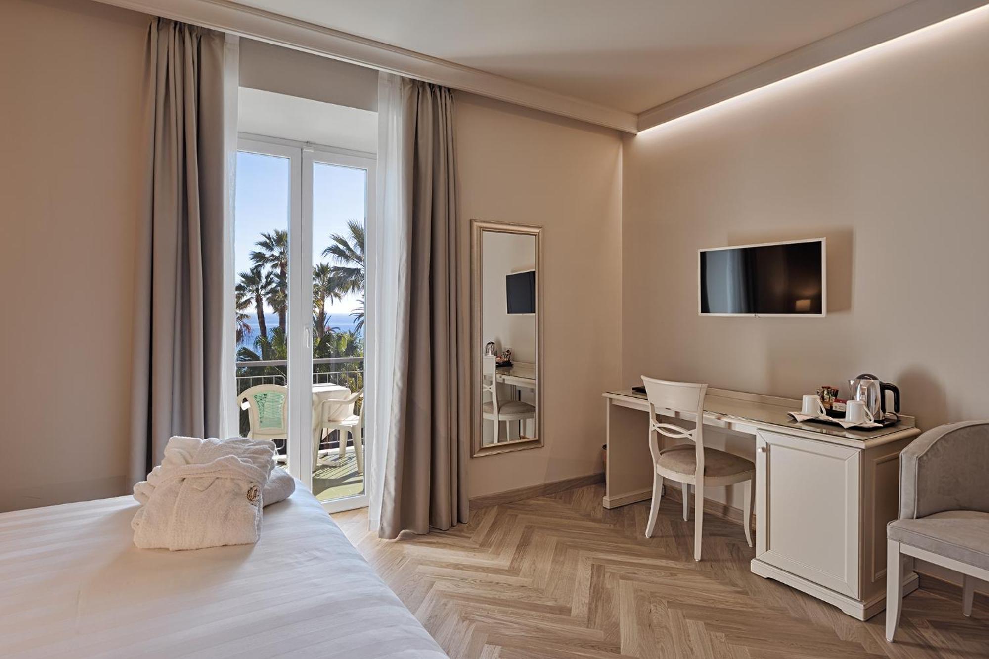 Hotel Paradiso Sanremo Ngoại thất bức ảnh