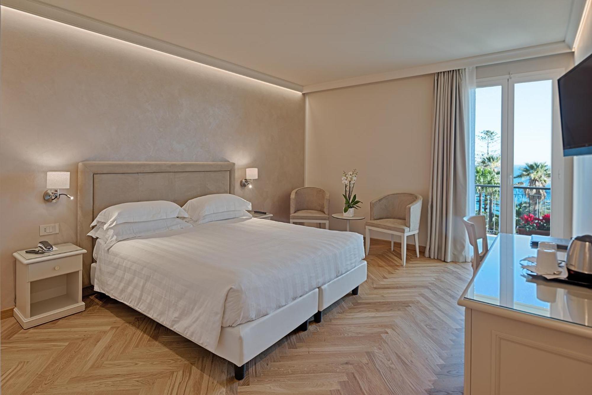Hotel Paradiso Sanremo Ngoại thất bức ảnh